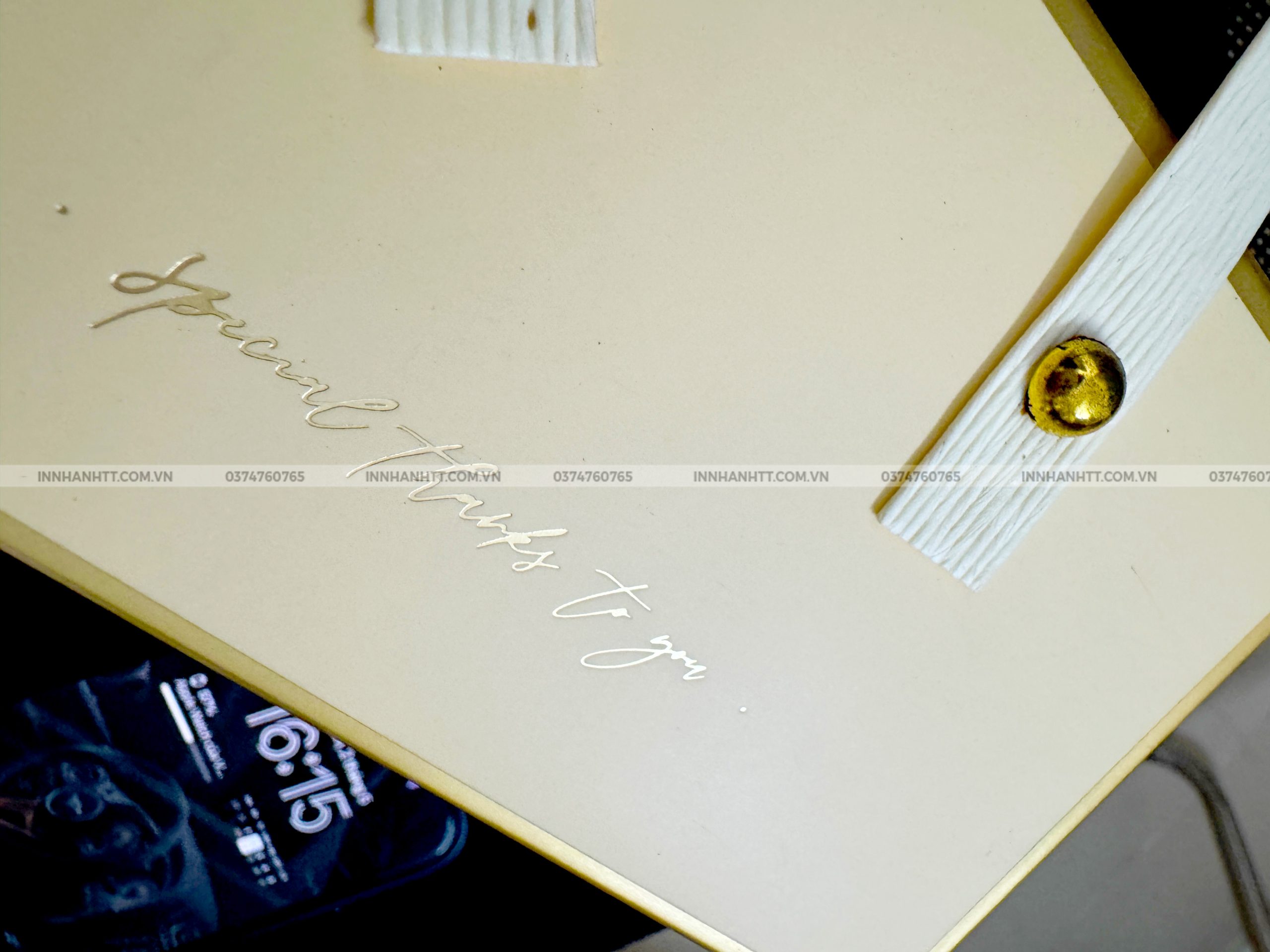 in túi giấy ép nhũ